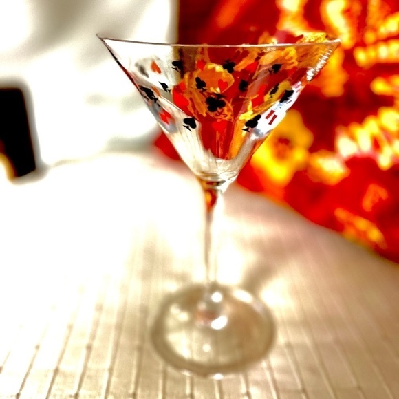 VINTAGE POKER THEMED MARTINI GLASS - Picture 1 of 4